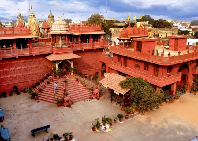 Jain Temple Sanghi Ji, Sanganer, Jaipur, Rajasthan - Vushii.com